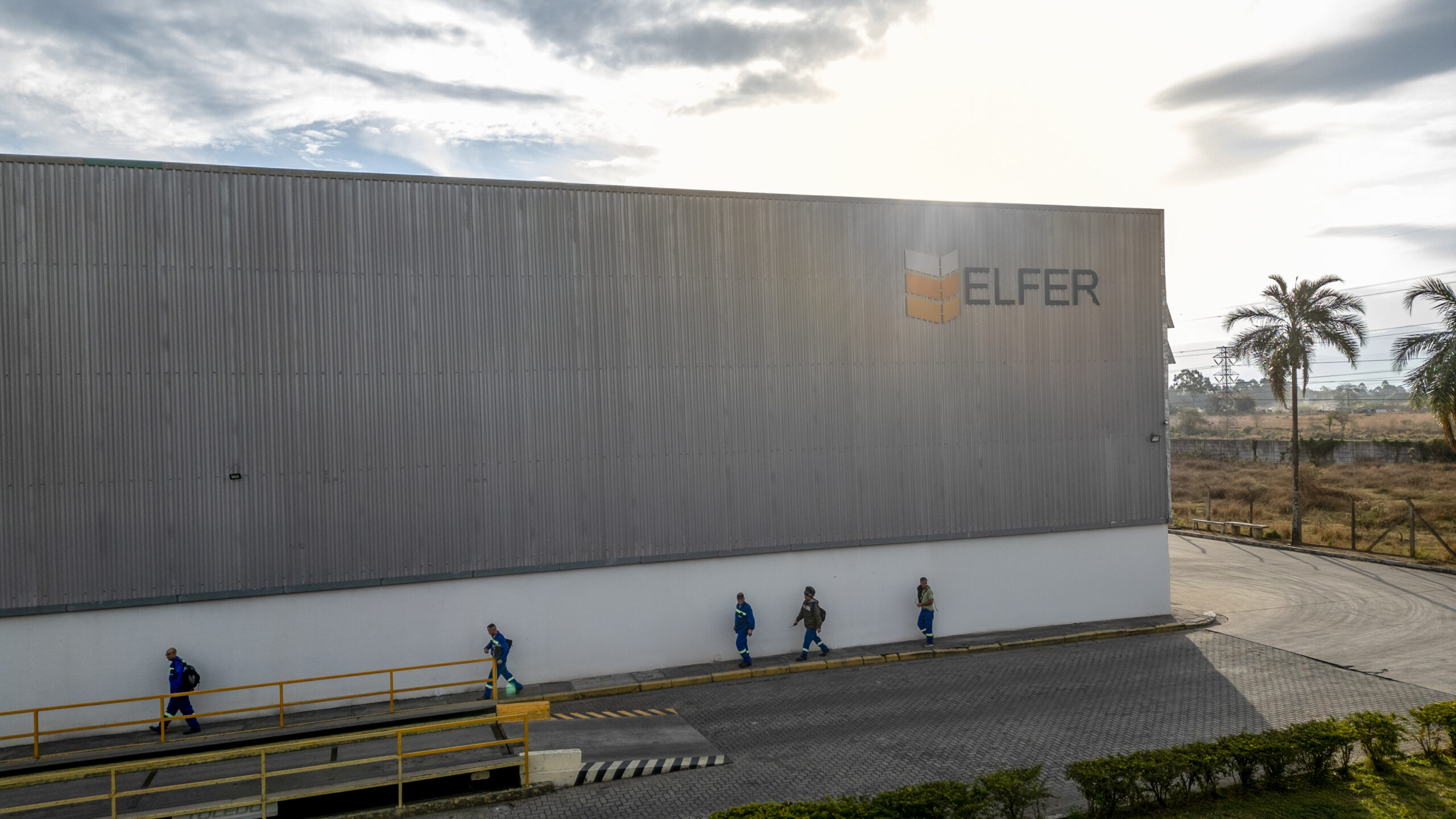 Leia mais sobre o artigo Vantagens do alumínio: por que a indústria brasileira aposta nesse material